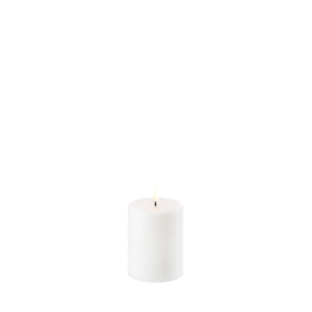 Uyuni - LED pillar candle - Nordic white